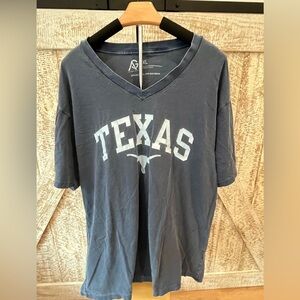 Women’s Alta Gracia Texas Blue v-neck T-shirt size XL